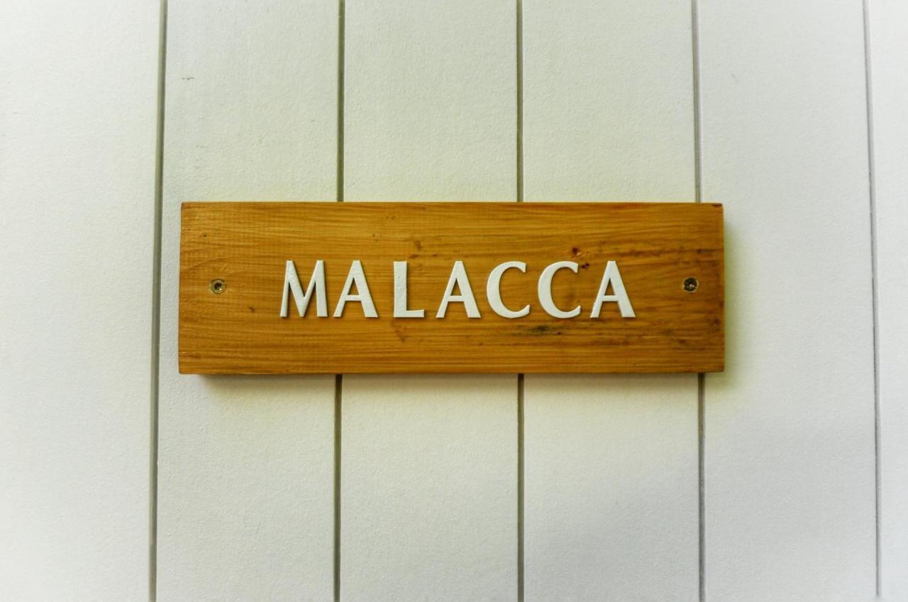 Studio Malacca, Malanga Et Majacudja - O Coeur De Deshaies Luaran gambar