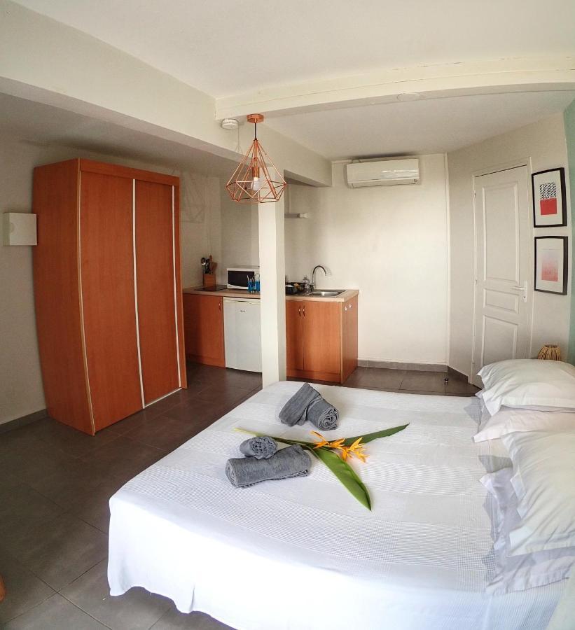 Studio Malacca, Malanga Et Majacudja - O Coeur De Deshaies Luaran gambar